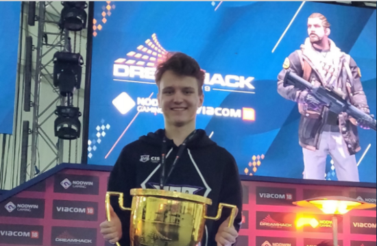 LPL第三赛段精彩对决重燃电竞热潮